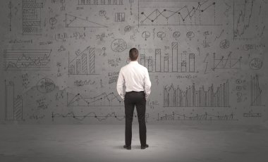 Satıcı iş çizelgeleri duvar ile