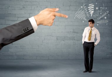 Profesyonel olmayan satıcı ateş olmak