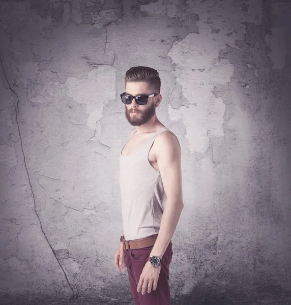 Przystojny hipster w odzieży mody — Zdjęcie stockowe