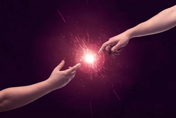 手に触れると宇宙の輝き — ストック写真