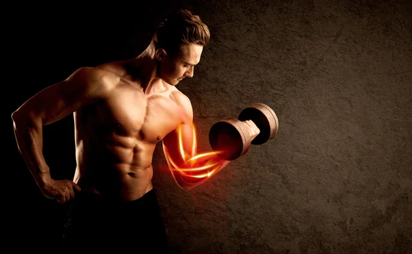 Fit culturistas levantamiento de peso con el concepto de músculo rojo —  Fotos de Stock