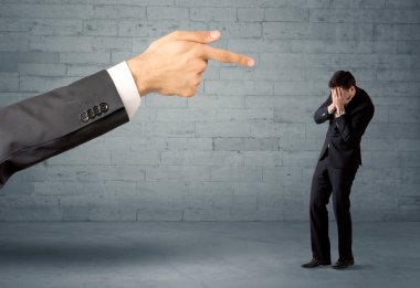 Profesyonel olmayan satıcı ateş olmak