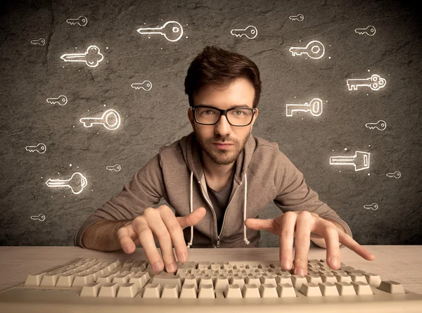 Hacker nerd man met getekende wachtwoord sleutels — Stockfoto