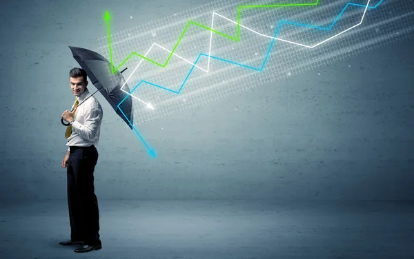 Zakelijke persoon met paraplu-en aandelenmarkt pijlen concept — Stockfoto