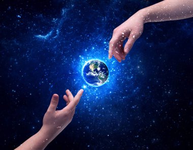 Eller uzayda Dünya 'ya dokunuyor