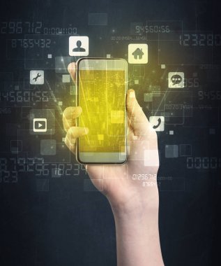 el ile altın perde smartphone tutarak