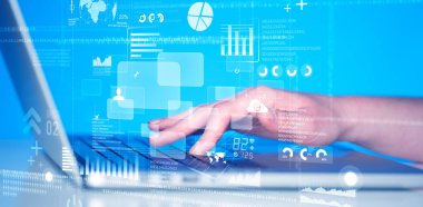 Yüksek teknoloji simgeleriyle elle basılan klavye tuşları