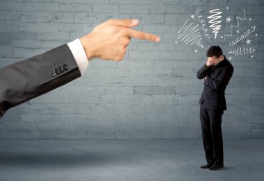 Profesyonel olmayan satıcı ateş olmak