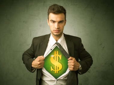 Gömleğini sandığının üstünde dolar işareti olan kapalı yırtılma işadamı