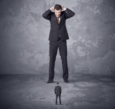 Büyük patron küçük iş arkadaşı arıyorum