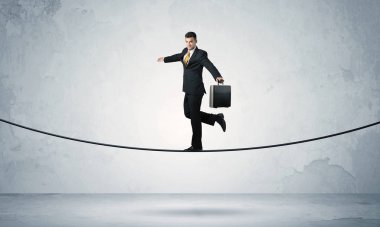 Satış adam sıkı ipe Dengeleme