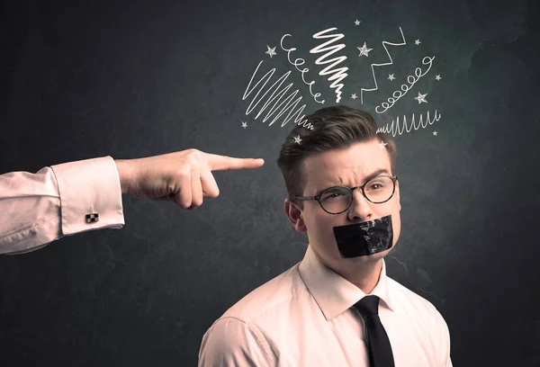 Líder apuntando a empleado — Foto de Stock