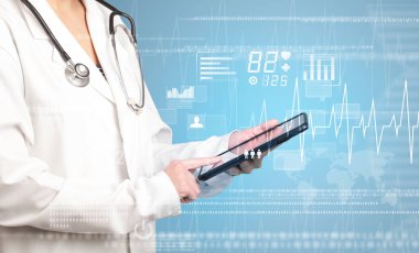 kadın doktor tablet ile