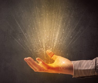 El tutma sarı ışık