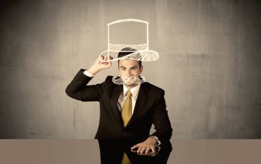 Satıcı şapka ve bıyık çiziyor.