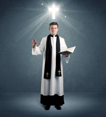 onun nimet veren genç rahip