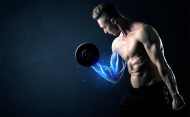 Formda sporcu mavi kas ışığı konseptiyle ağırlık kaldırıyor