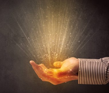 El tutma sarı ışık