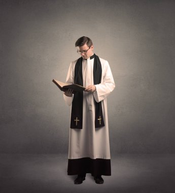 onun nimet veren genç rahip