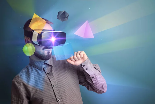 Homme d'affaires avec lunettes de réalité virtuelle — Photo
