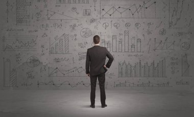 Satıcı iş çizelgeleri duvar ile