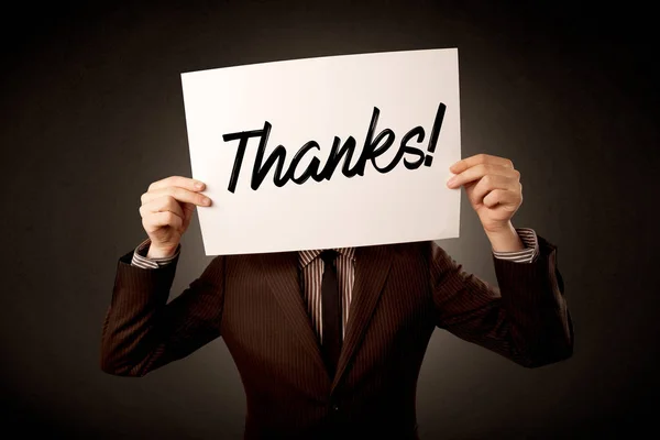 Geschäftsmann hält Papier in der Hand, um Dankbarkeit auszudrücken — Stockfoto