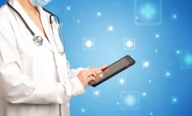 kadın doktor tablet ile