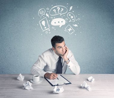 Şüpheli ve kafası karışık bir iş adamı