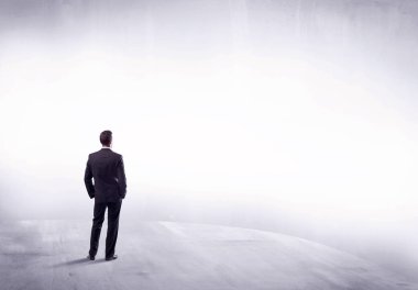 Dikiz duran iş kişi