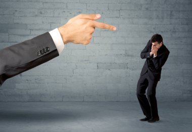 Profesyonel olmayan satıcı ateş olmak