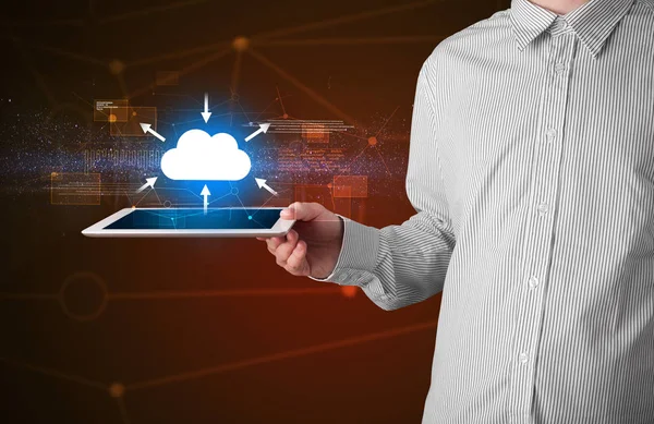 Business man in possesso di tablet con icona cloud — Foto Stock