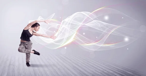 Urban Breakdancer tanzen mit weißen Linien — Stockfoto