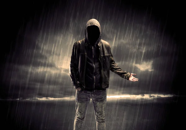 Anonieme terrorist in hoodie 's nachts — Stockfoto
