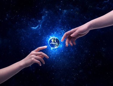 Eller uzayda Dünya 'ya dokunuyor