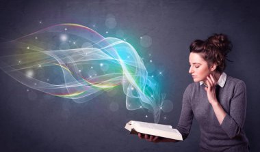 Genç Bayan dalgalar ile kitap