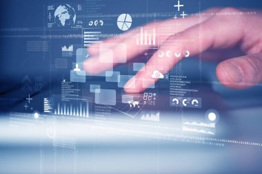 Yüksek teknoloji simgeleriyle elle basılan klavye tuşları