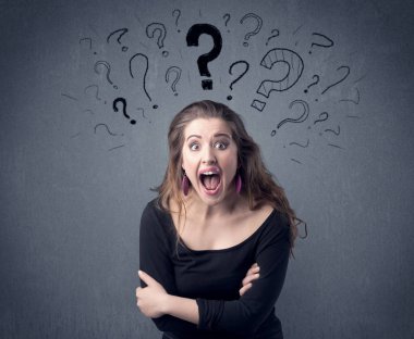 komik yüz ifadesi ile kız