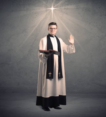 onun nimet veren genç rahip