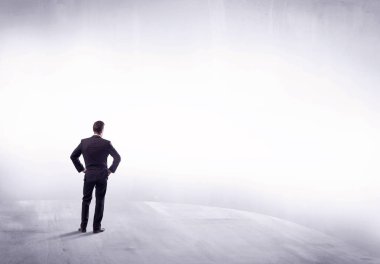 Dikiz duran iş kişi