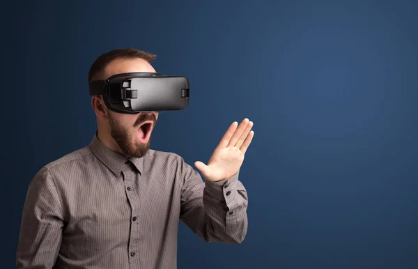 Businessman with virtual reality goggles — Stock Photo, Image