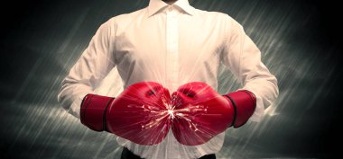 Boks eldivenleri çatışmıştı