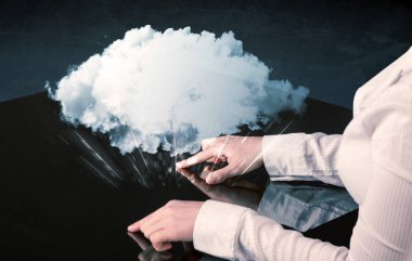 Etkileşimli tablo dokunmadan eller