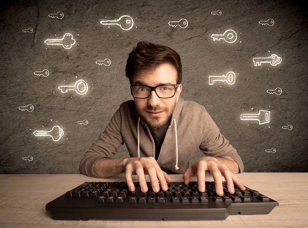 Hacker nerd man met getekende wachtwoord sleutels — Stockfoto