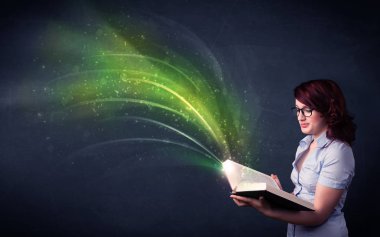 Genç Bayan dalga ile kitap