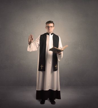 onun nimet veren genç rahip