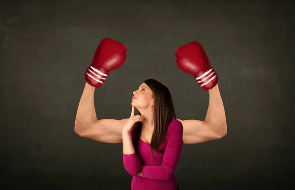 Stark och muskulös boxer vapen — Stockfoto
