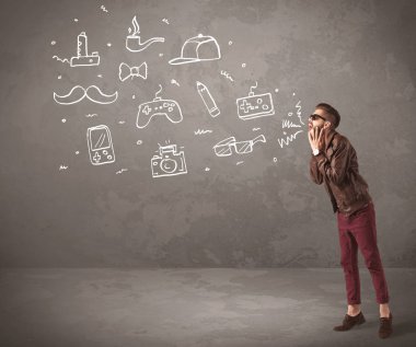 Komik hippi adam çizilmiş şeyler bağırıyor.