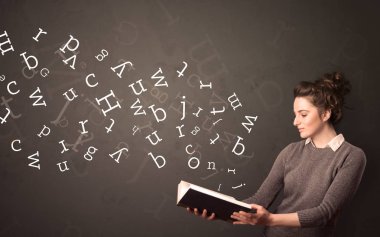 Genç Bayan kitap harfleri ile