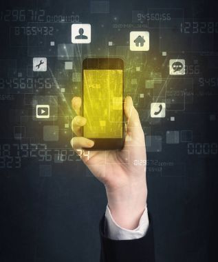 el ile altın perde smartphone tutarak
