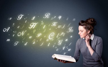 Genç Bayan kitap harfleri ile